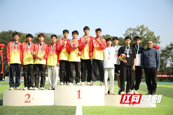 二连破！贺钟涛势如破竹，打破两项校纪录  第2张