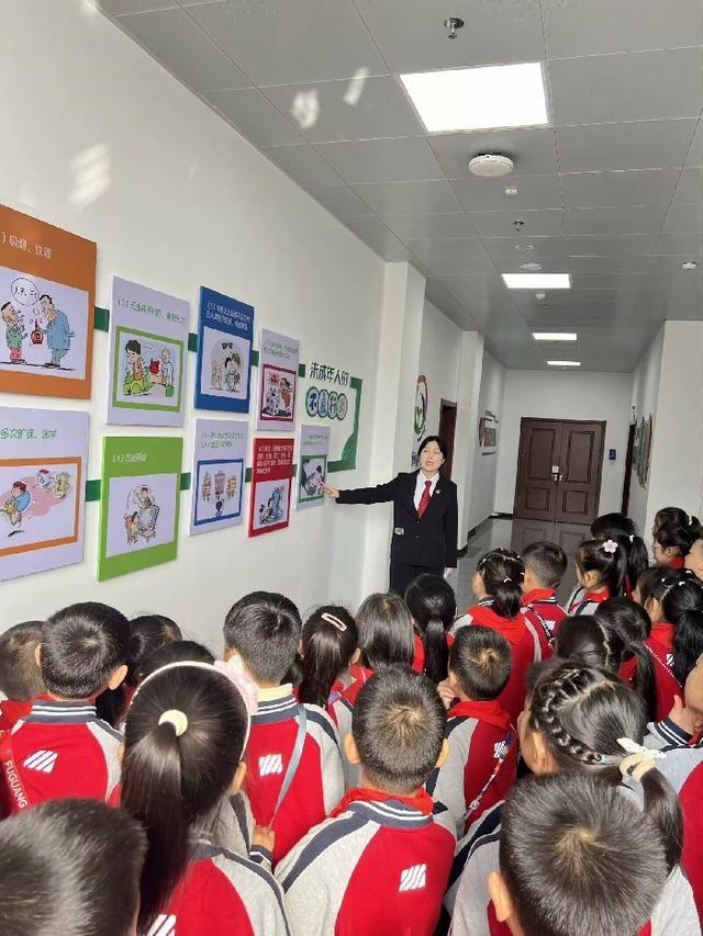 清怡小学组织学生开展法治研学活动，你想知道他们都经历了什么吗？  第3张