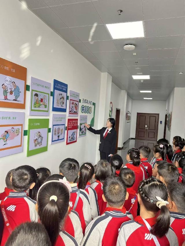 清怡小学组织学生开展法治研学活动，你想知道他们都经历了什么吗？  第4张