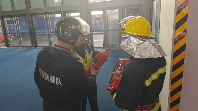 10 余天紧张布展，8 名青年民警联合巡馆，确保进博会安全无虞  第3张
