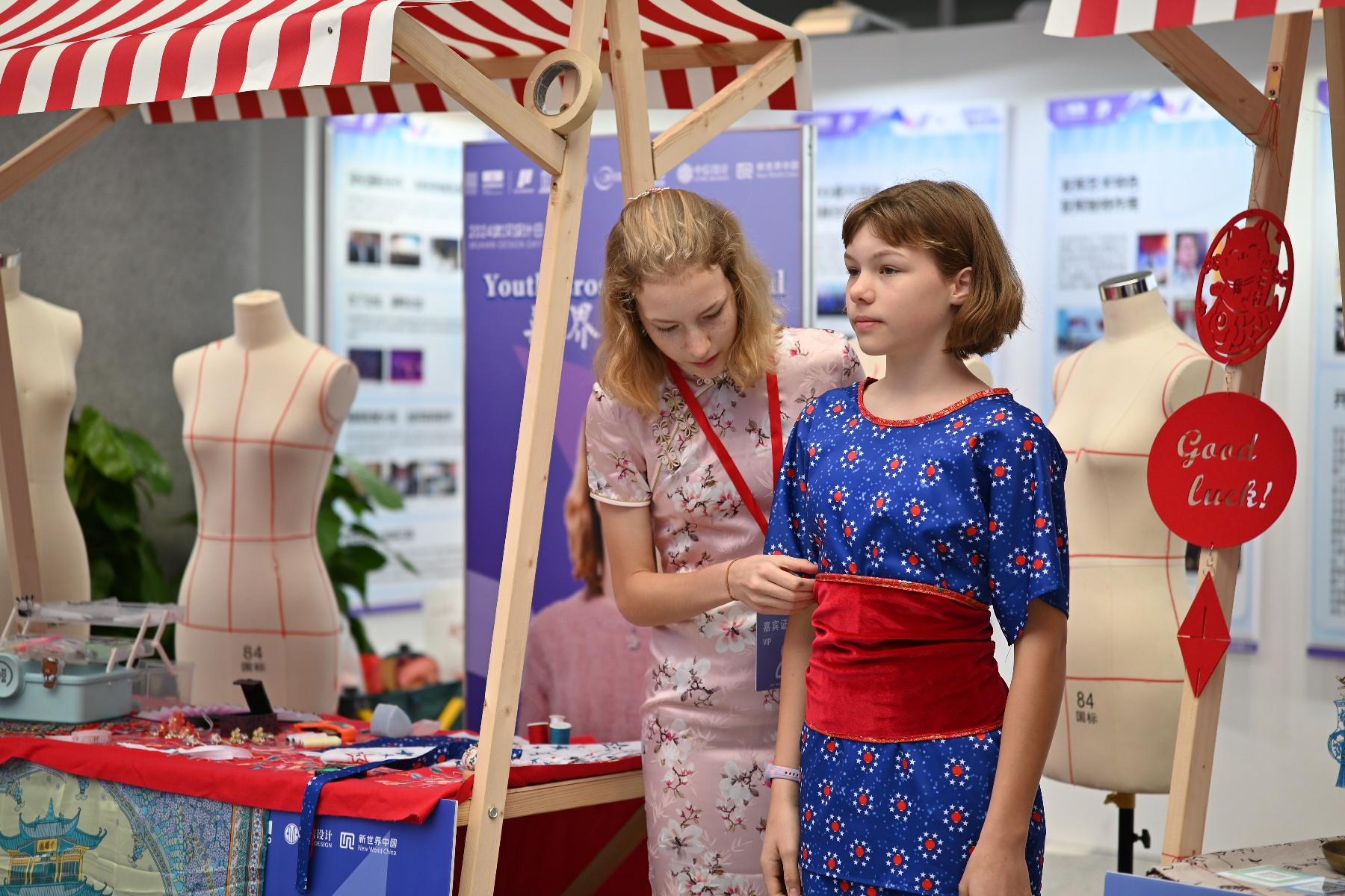 美国女孩任雨霏：5 年武汉生活，让我爱上中国传统服装  第3张