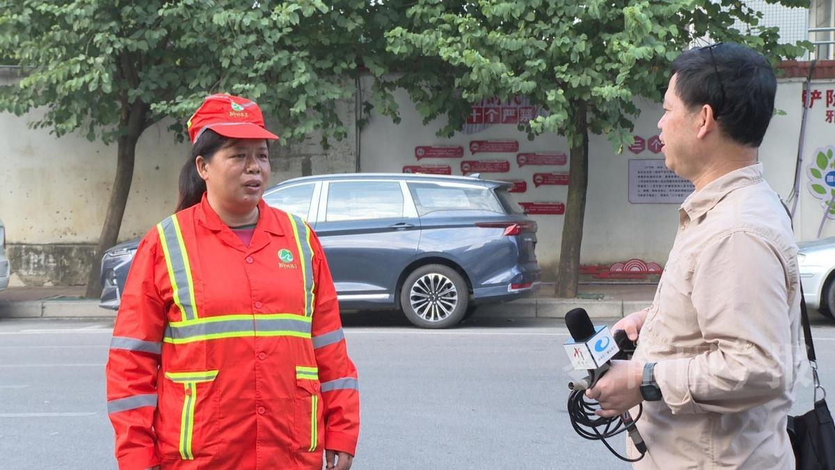 点赞柳州环卫工人！拾金不昧归还笔记本电脑，失主直呼太重要  第4张