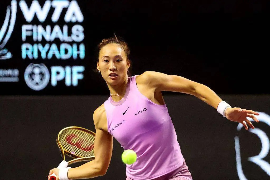 郑钦文力挽狂澜！击败莱巴金娜保留出线希望  第1张