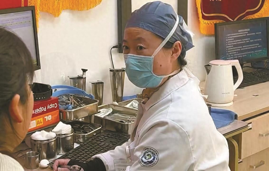 4岁小语姑娘的黑眼圈之谜：腺样体肥大如何影响孩子的睡眠与健康？