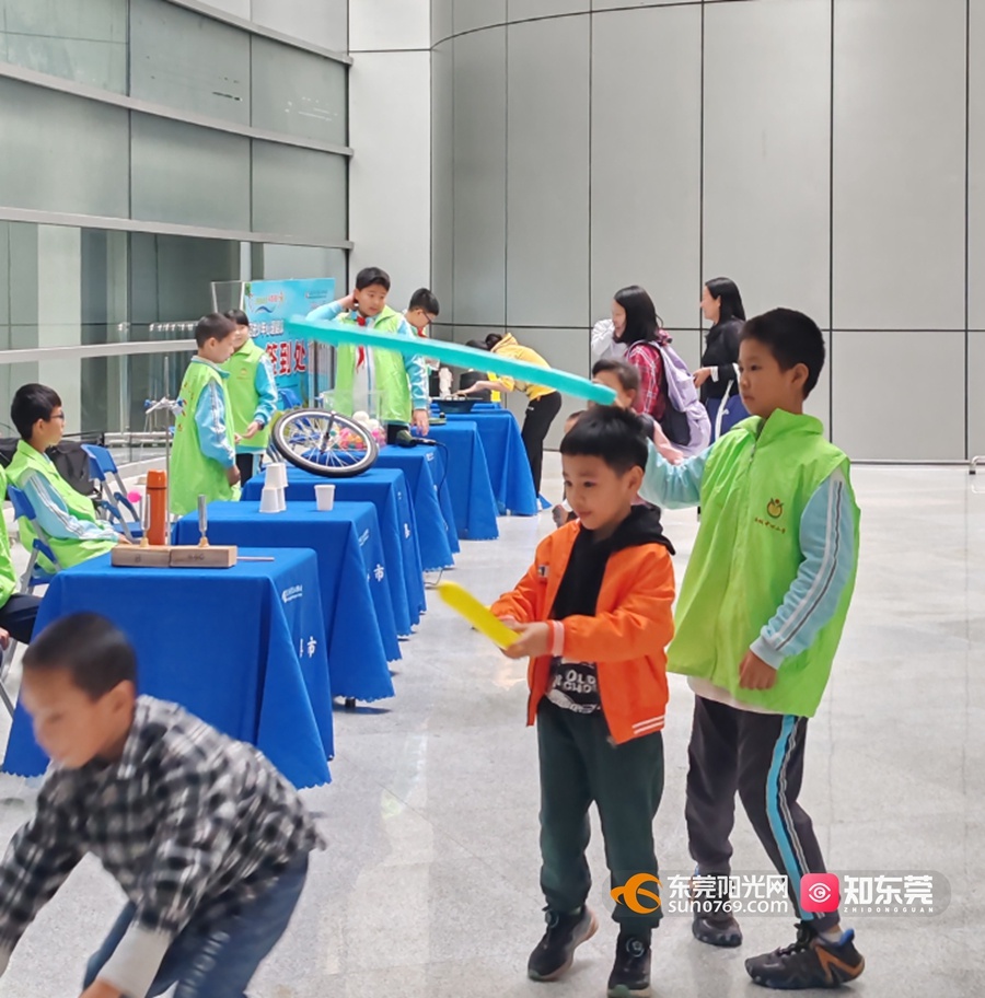 东莞工程师日：科技与音乐的奇妙碰撞，感受城市之光的温暖拥抱  第4张