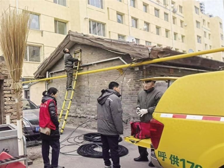 冬日暖阳：赛罕区电力与社区携手，为老旧平房区居民送去安全与温暖