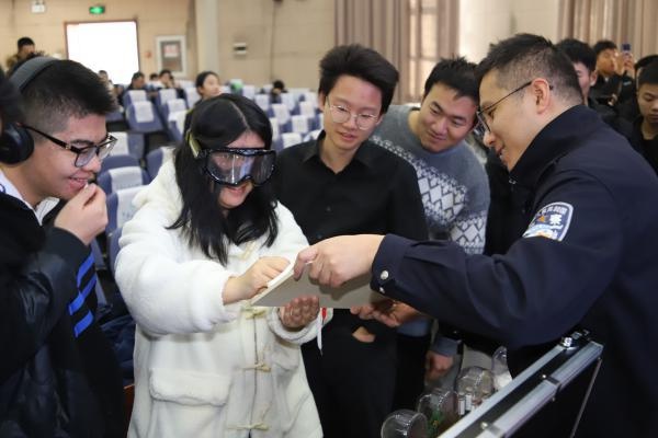 远离药物滥用，护航青春筑梦：天津禁毒宣传活动震撼来袭，民航大学师生共筑禁毒防线  第2张
