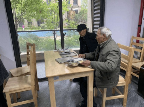 银发守护计划：建德下涯镇如何用幸福方桌绘制老年群体的温馨晚年？  第2张