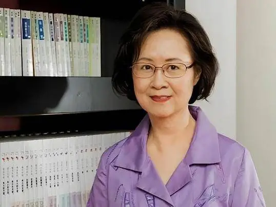 琼瑶逝世：86岁传奇作家的人生故事，从普通女孩到知名作家的蜕变之路  第1张