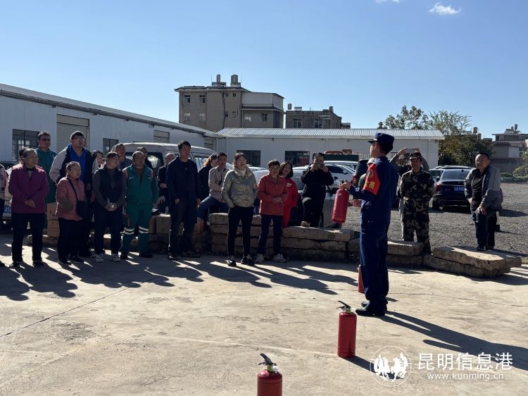 晨曦中的安全课堂：刘叔叔与邻居共赴消防知识盛宴，揭秘火灾隐患与防范之道  第3张
