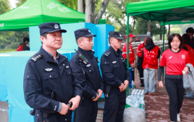 2024年重庆铜梁区公安局全力守护平安，让警灯照亮每个角落  第2张