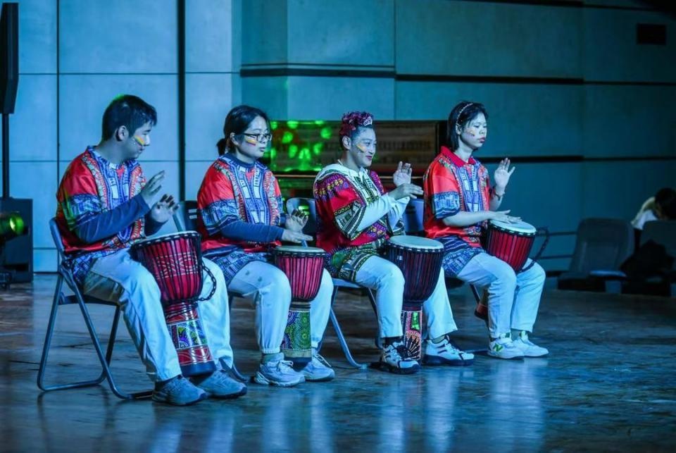 12月3日国际残疾人日，南京音乐厅上演温情公益演出，展现残疾人的艺术才华与生活热情  第2张
