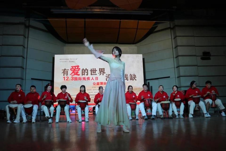 12月3日国际残疾人日，南京音乐厅上演温情公益演出，展现残疾人的艺术才华与生活热情  第3张
