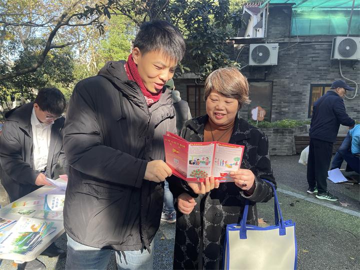 12月4日，北山街道曲院社区宪法宣传日活动，带你深入了解宪法，守护你的法律权益  第2张