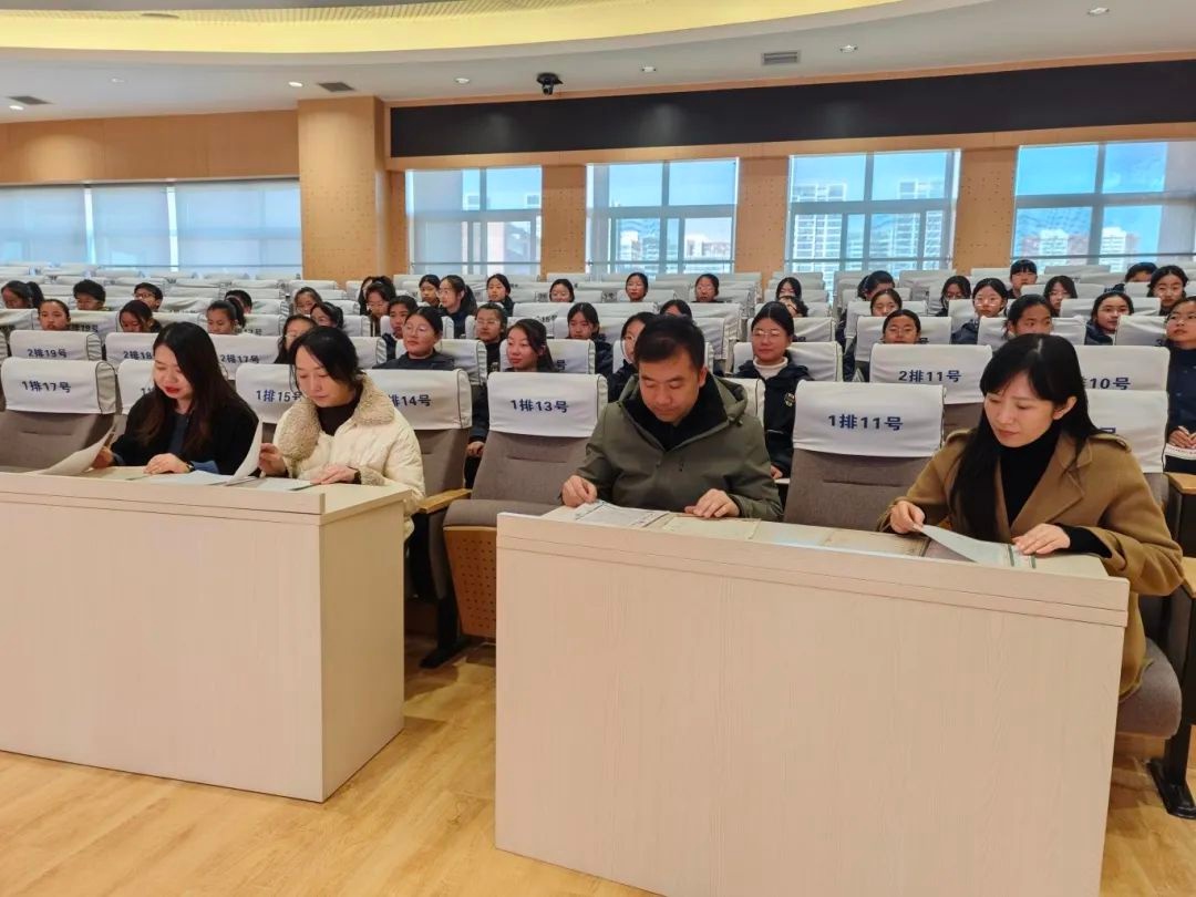 西安市航天城第一中学七年级英语书写比赛：规范书写，展现风采，谁将成为书写之王？  第5张
