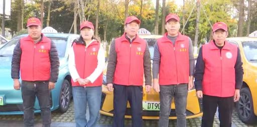 寒风中的温情：舟山志愿者无私奉献，为病患撑起一片天  第2张