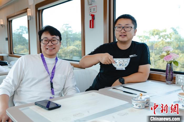 中老铁路跨境旅游列车常态化开行，开启火车旅游新篇章  第2张
