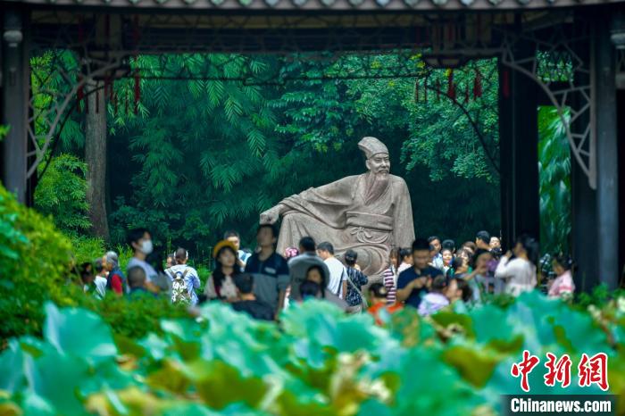国庆假期，四川文旅消费新增长点：当文博热遇到中国红  第1张