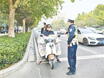 郑州交警三支队开展专项治理行动，严查这些交通违法行为  第2张