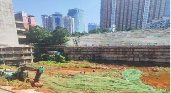 坡子街街道联合执法，扬尘污染无所遁形  第2张