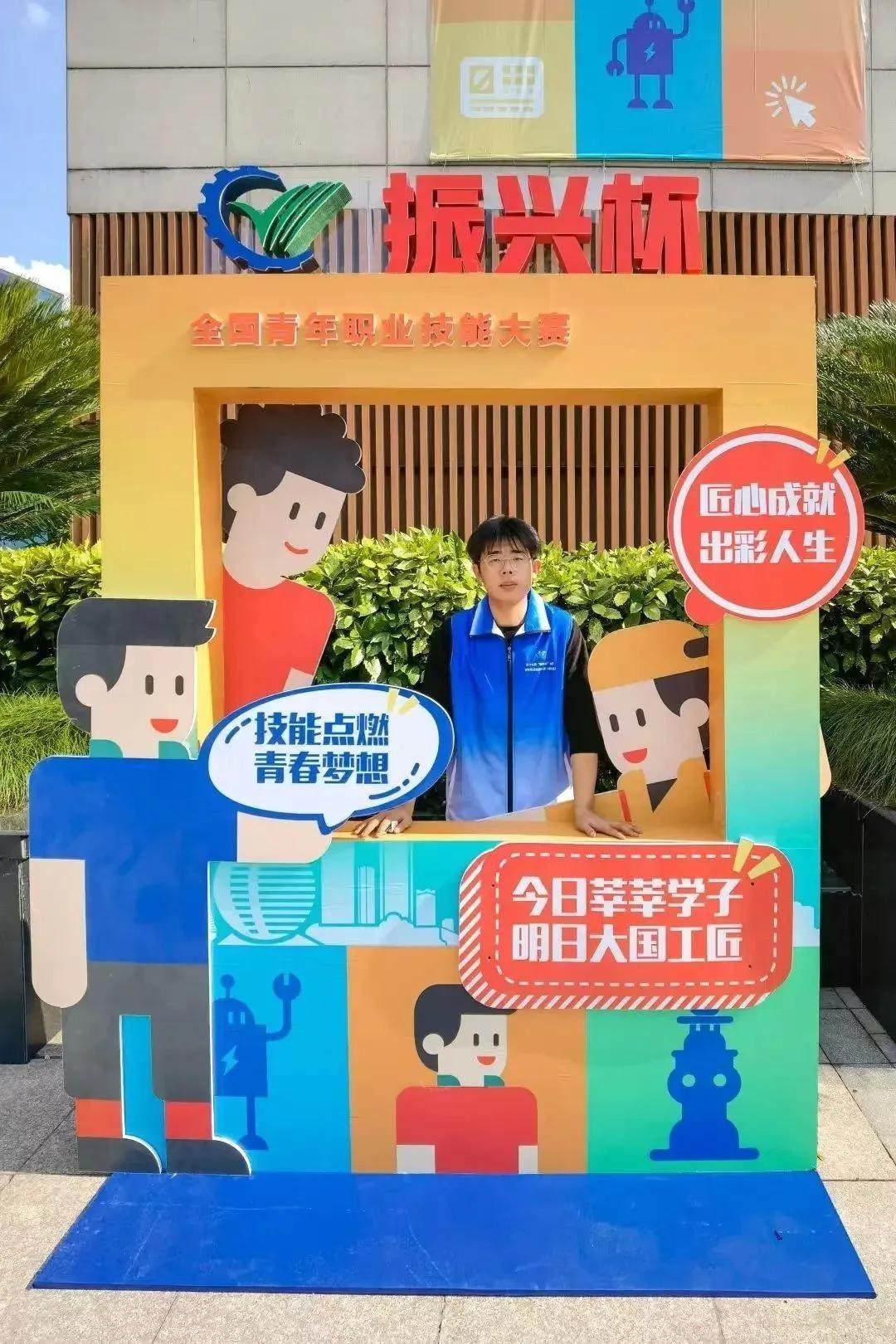 03 年小伙已成为技艺大师？他是怎么做到的  第3张