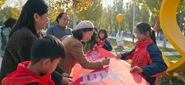 第一届天鹅归来诗歌朗诵会：小学生诗意情怀的培养之旅  第2张