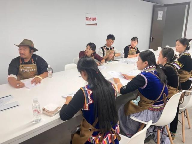 沪滇同行！怒江傈僳族小伙的咖啡梦，正加速实现  第2张