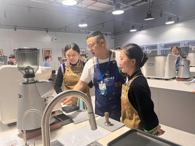 沪滇同行！怒江傈僳族小伙的咖啡梦，正加速实现  第3张
