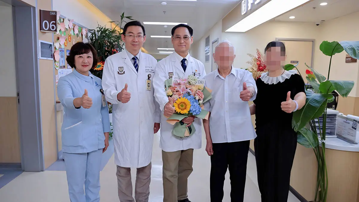90 岁李老伯 20 年后再访夏术阶教授，揭开前列腺手术背后的秘密  第1张