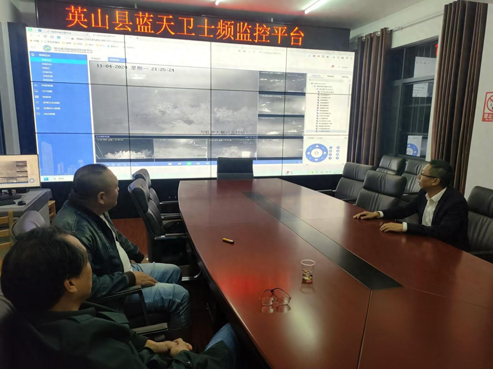 英山县委常委陈德峰调度大气防控工作，守护蓝天白云  第1张