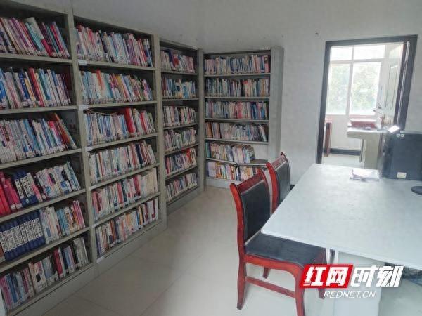 张家界这个村的农家书屋，为何能成为全民阅读的主阵地？  第1张