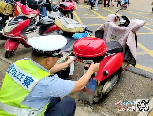 亮灯行动+亮尾行动！宜春交警部门全力保障群众夜间出行安全  第3张