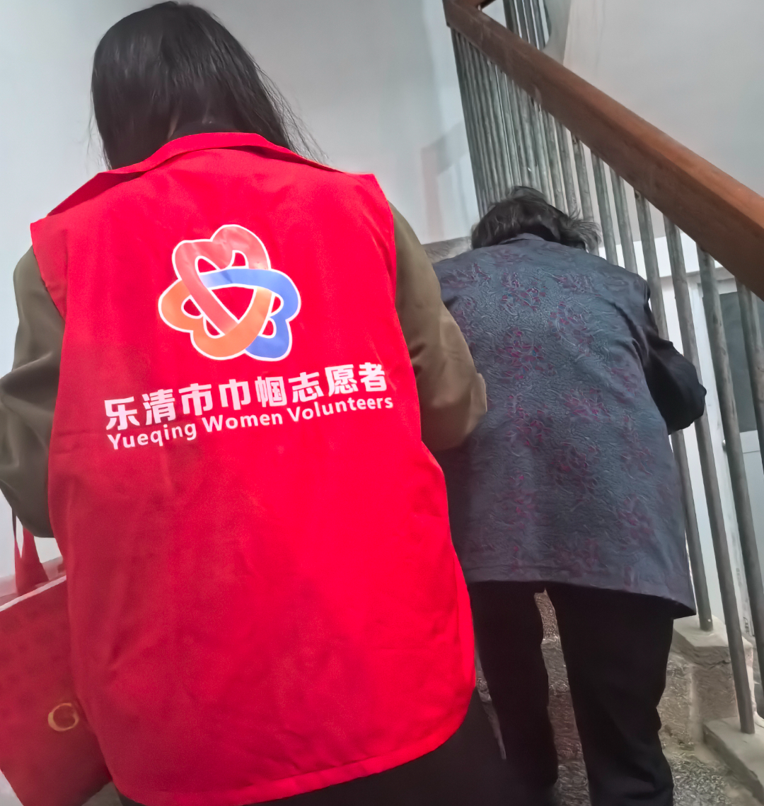台风康妮来袭！温州乐清巾帼志愿者全力防御，守护百姓安全  第11张