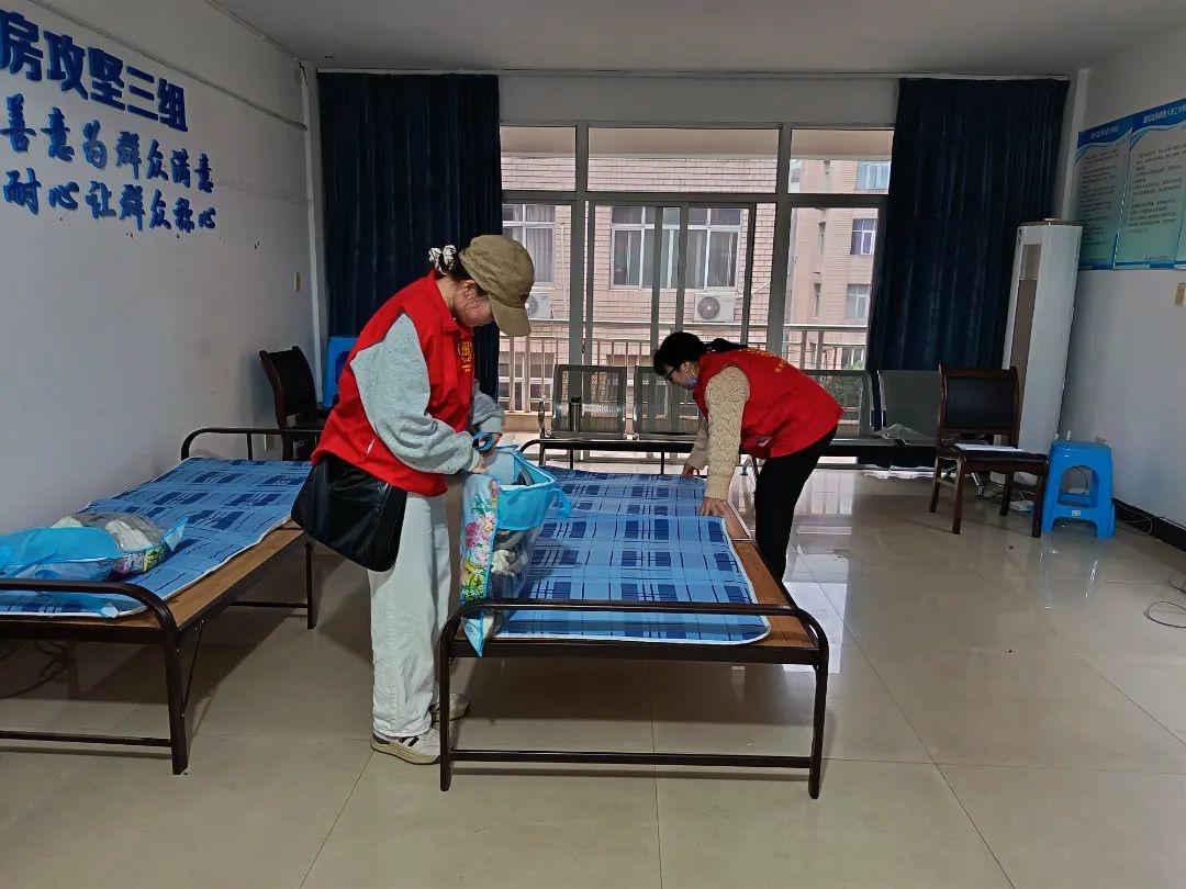 台风康妮来袭！温州乐清巾帼志愿者全力防御，守护百姓安全  第7张