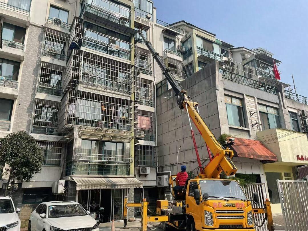 湖州市吴兴区环渚街道玉堂桥社区携手物业，精细化维护小区设施，提升居民生活品质  第1张