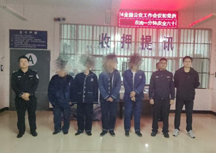 汉中警方成功破获系列拉车门盗窃案，8 人落网，追回被盗财物