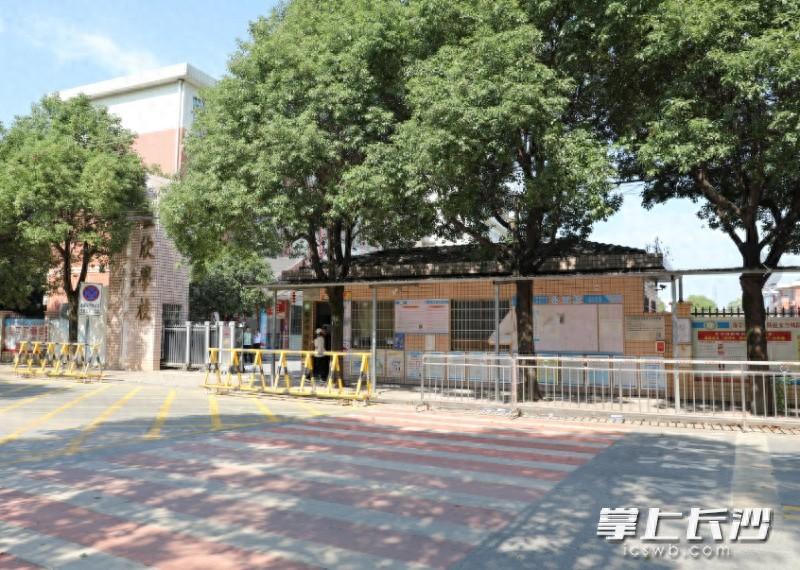 长沙一小学周边交通混乱，学生安全谁来保障？  第1张
