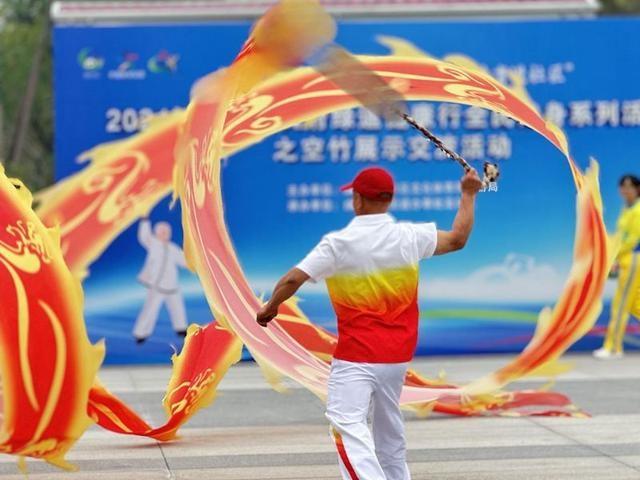 300 人次参与！成华区空竹展示交流活动圆满落幕，传承弘扬传统文化  第2张