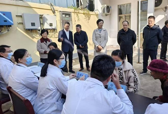 专家下乡义诊，多科室齐出动，为村民健康保驾护航  第2张