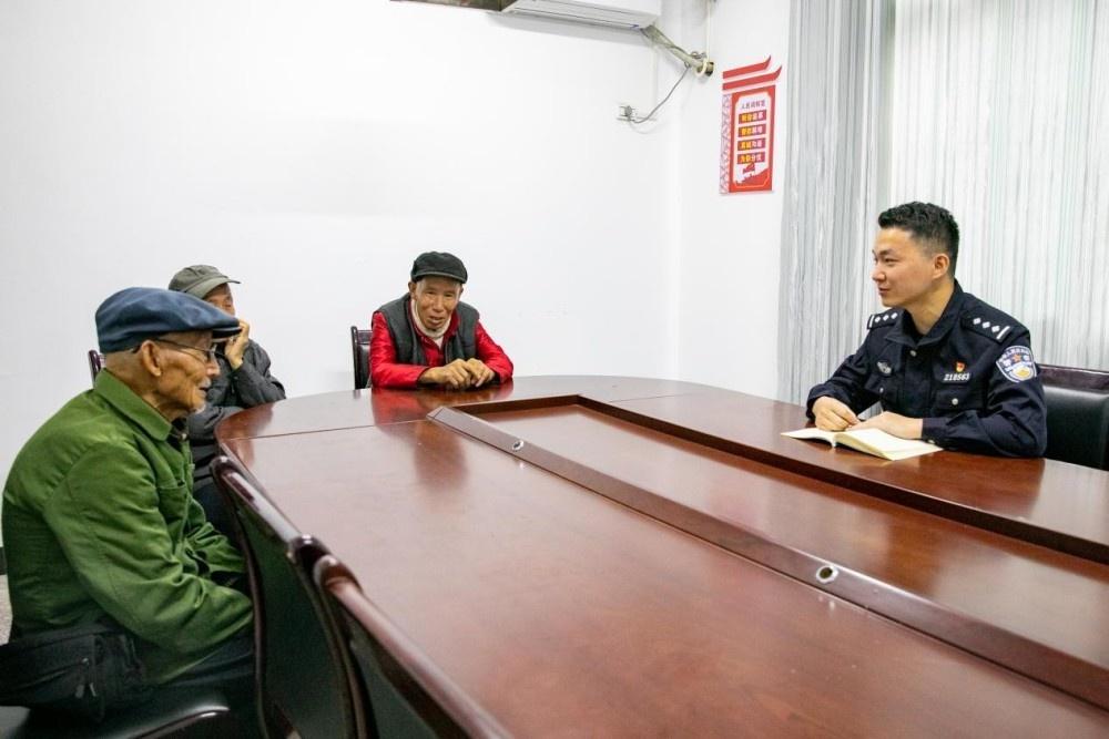 快递竟成诈骗新手段！重庆公安紧急出手，成功为市民挽损 4.4 万元  第3张