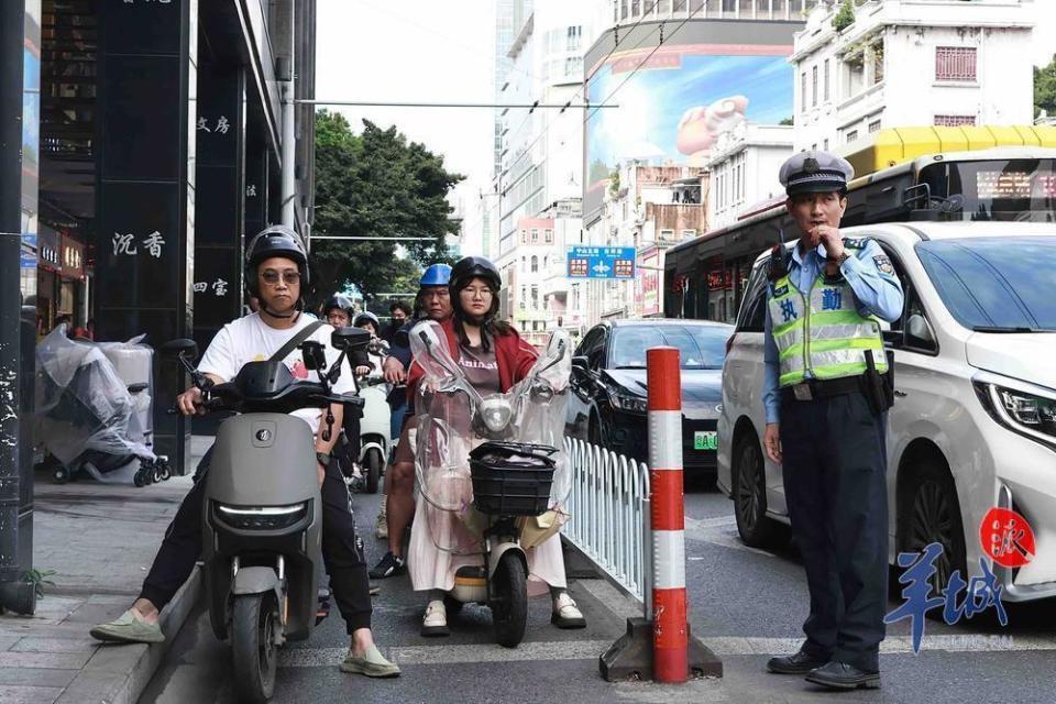 广州一电鸡车主未上牌，被交警查处后竟弃车而逃  第1张
