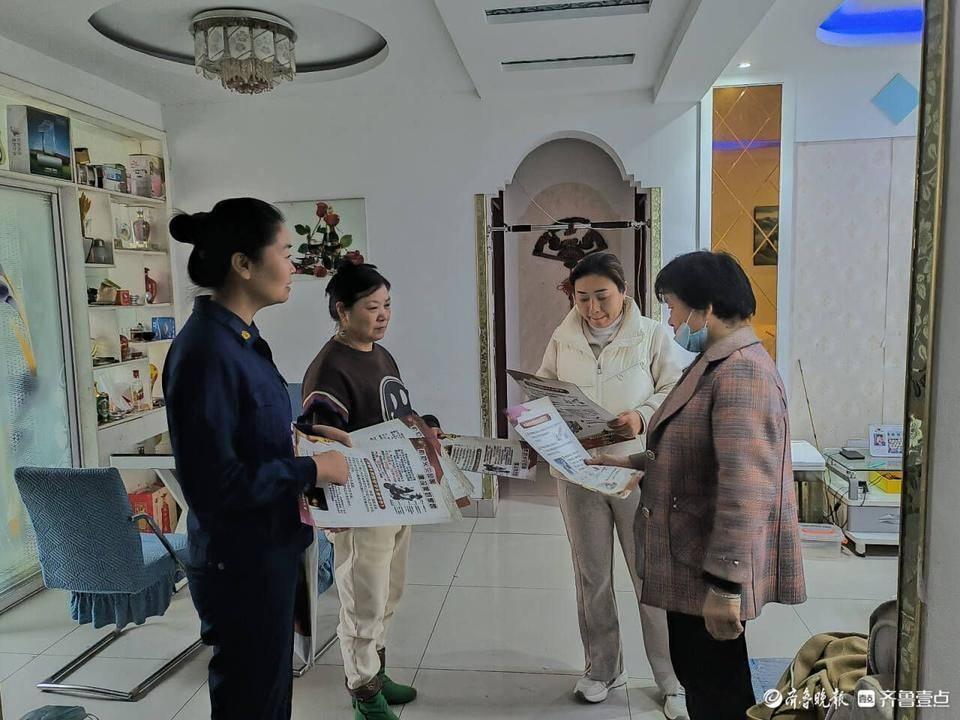 茌平县消防救援大队深入社区，为居民把好电动自行车消防安全关  第3张