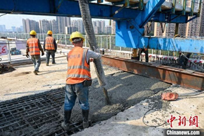 成渝中线高铁动走线跨沙河特大桥连续梁顺利合龙，为全线通车奠定坚实基础  第1张