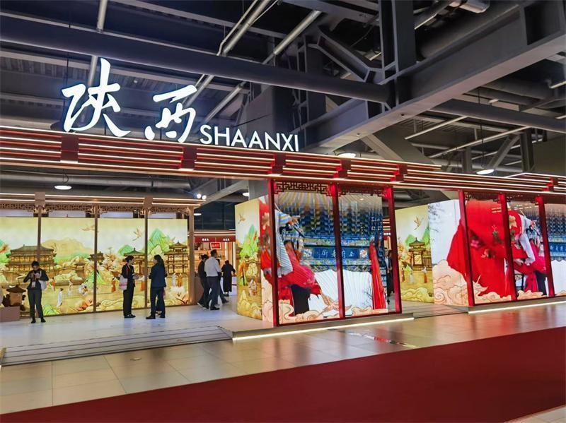 第七届进博会陕西老字号步行街展区对外开放，大唐不夜图惊艳全场  第2张