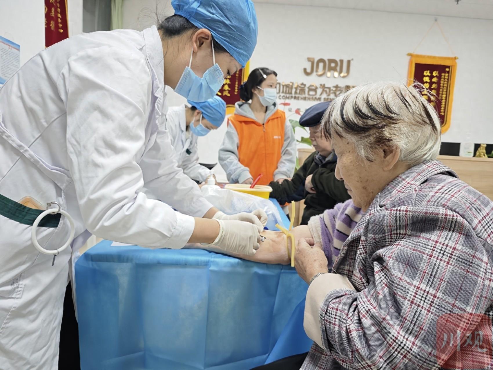 23 位老人享受专业健康检查,银龄无忧体检活动关爱资阳老人 第1张 23 位老人享受专业健康检查,银龄无忧体检活动关爱资阳老人 第1张