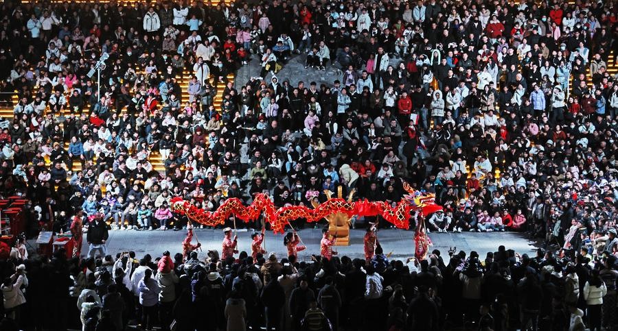 春节记忆：从1959到2024，新华社镜头下的团圆与乡愁  第6张