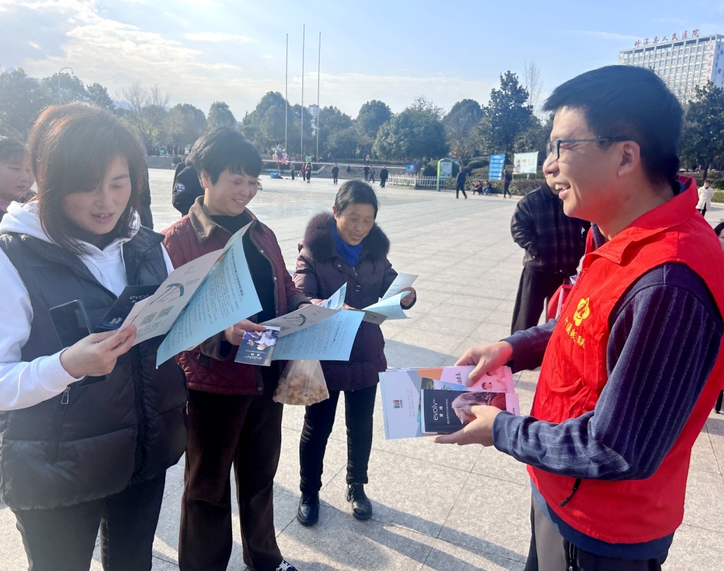 国际残疾人日：县残联携手妇幼保健院，多项公益服务温暖残疾群众心  第2张