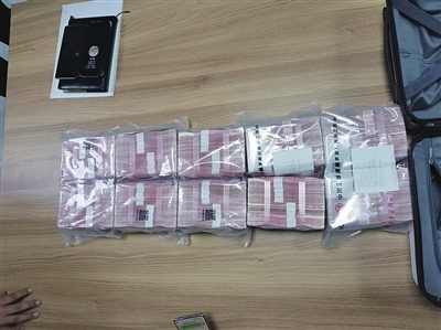 百万现金险被骗！胡女士婚恋网站结识心上人，警方紧急拦截  第1张