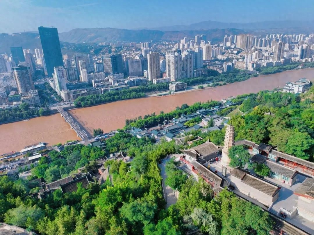 黄河之滨,兰州的灵魂坐标:探寻千年古都的灵性与浪漫 第1张 黄河之滨,兰州的灵魂坐标:探寻千年古都的灵性与浪漫 第1张