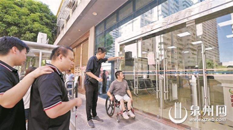 无障碍设施改造让残障人士重获自由，全省5个样板区之一率先完工  第1张